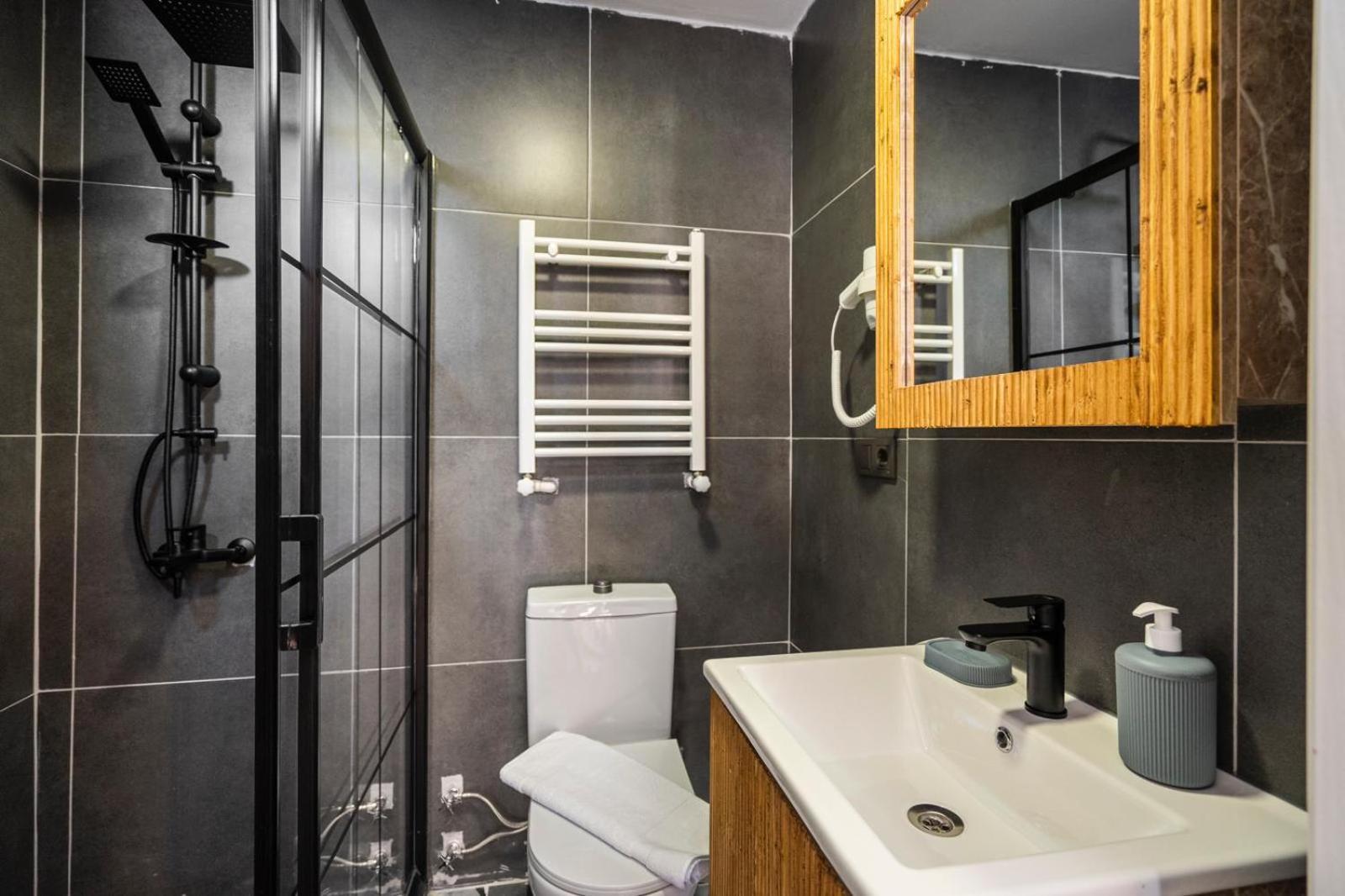 Leyan Otel